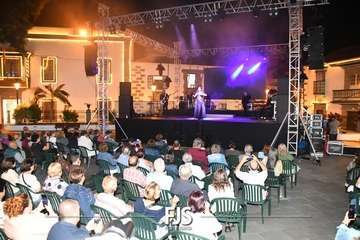 Concierto de la cantante grancanario Cristina Ramos en la plaza de San Juan/Francisco Javier Santana./Francisco Javier Santana.